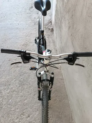 Bicicleta doble suspensión Univega