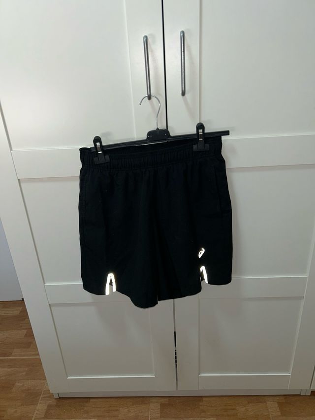 Pantalones cortos deportivos Asics negros