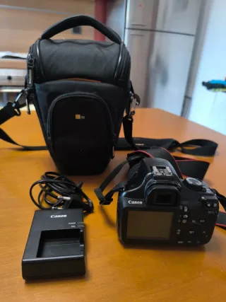 Canon 1100D Reflex + Borsa + Caricabatterie