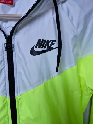 Cortavientos Nike mujer Blanco y Amarillo