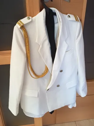 Traje de niño para comunión blanco y dorado