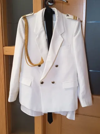 Traje de niño para comunión blanco y dorado