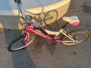 Bicicleta niña rosa y blanca
