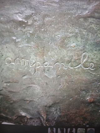 Scultura in bronzo di bambina
