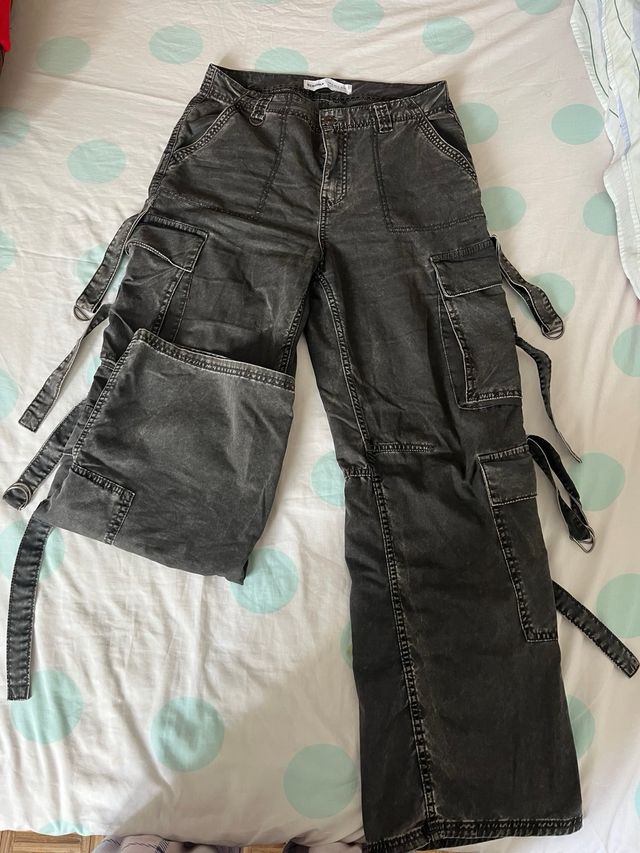 Pantalones cargo Bershka grises