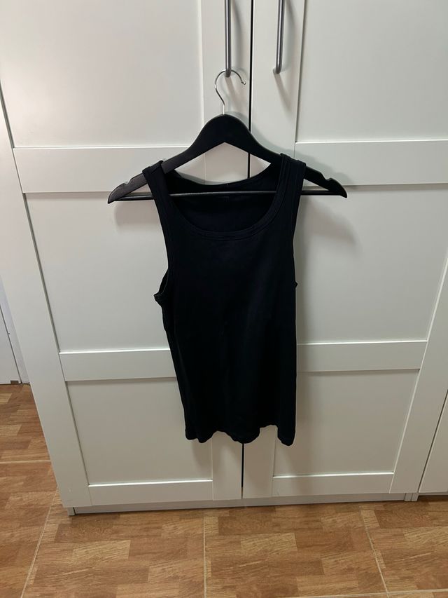 Camiseta sin mangas negra