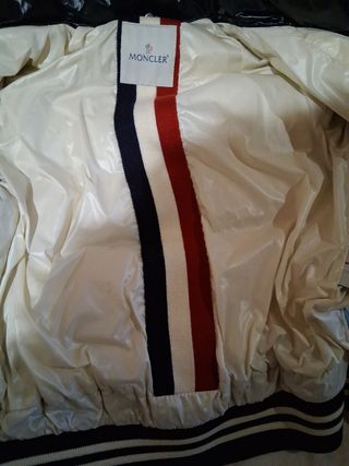 Plumífero Moncler Talla S Unisex Negro.