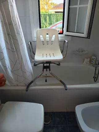 Silla adaptada para bañera