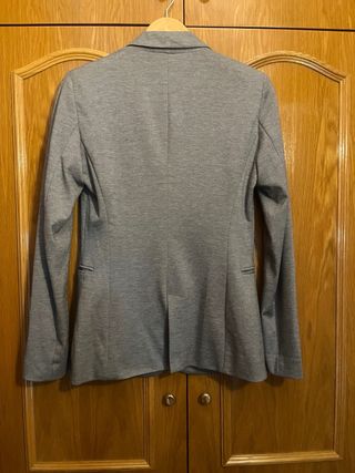 Americana Stradivarius gris