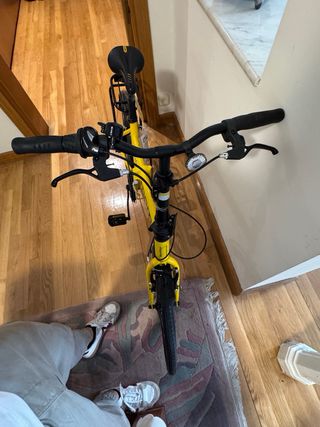 Bicicleta Moma plegable amarilla