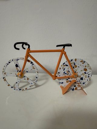 Cortapizza original diseño bicicleta, nunca usado!