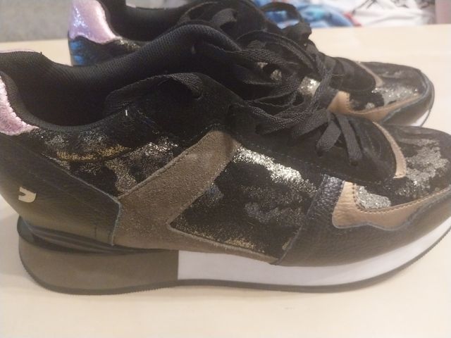 Zapatillas casual y mochila Gioseppo