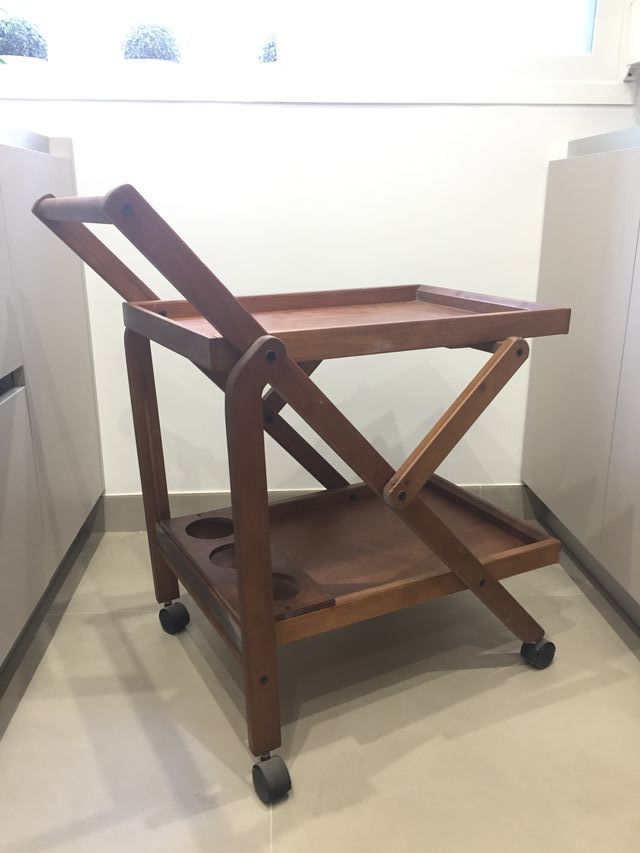 Camarera de cocina madera barnizada