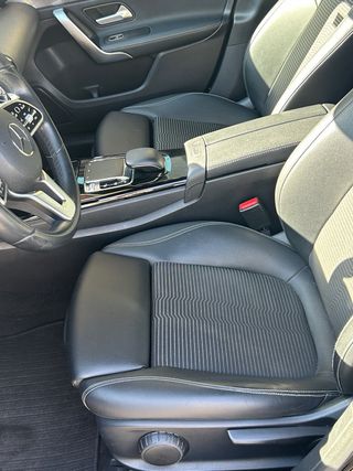 Mercedes-Benz Clase A 250e luz ambi