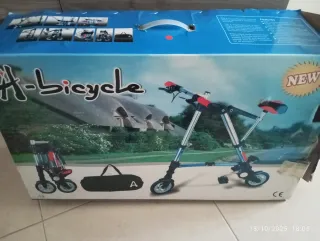 Bicicleta desmontável com mala