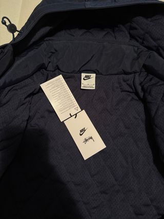 Chaqueta Nike x Stüssy con capucha azul