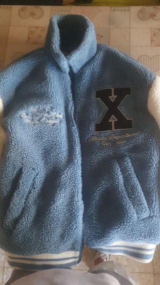 Chaqueta New Yorker azul y blanca