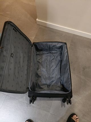 Maleta de viaje grande. 
