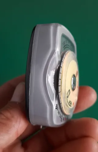 FOTÓMETRO KONIKA JAPONÉS INSPIRADO EN GOSSEN