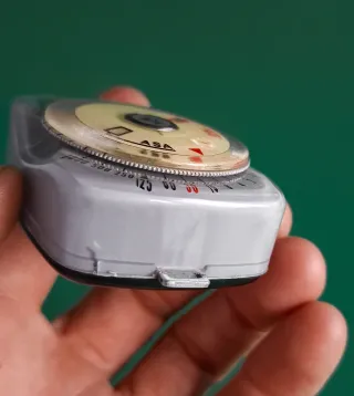FOTÓMETRO KONIKA JAPONÉS INSPIRADO EN GOSSEN
