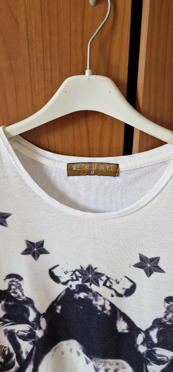 Maglia uomo stampa teschio e stelle