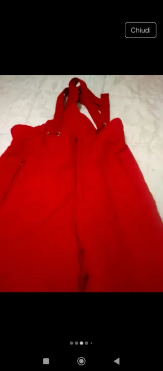 Salopette da sci rossa con bretelle