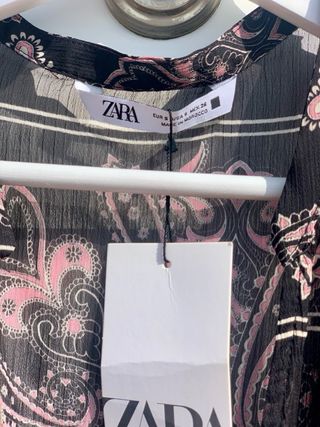 Vestido Zara Estampado Negro y Rosa