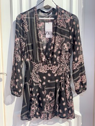 Vestido Zara Estampado Negro y Rosa
