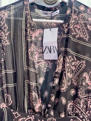 Vestido Zara Estampado Negro y Rosa