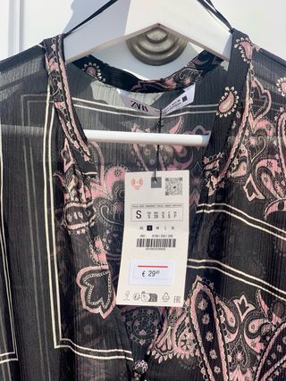 Vestido Zara Estampado Negro y Rosa