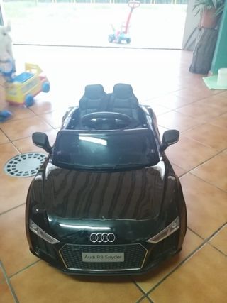 Coche eléctrico Audi R8 Spyder niño