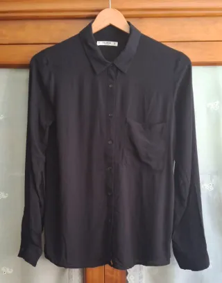 Blusa  Negra Pull&Bear TM