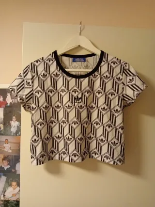 Camiseta Adidas corta talla S