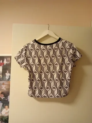 Camiseta Adidas corta talla S