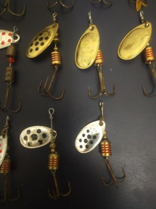 Lote nº 4.- 14 Cucharillas Pesca