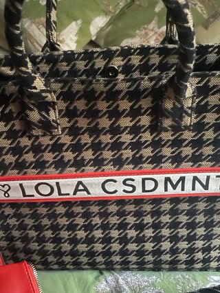 Bolso y gorro Lola Casademunt