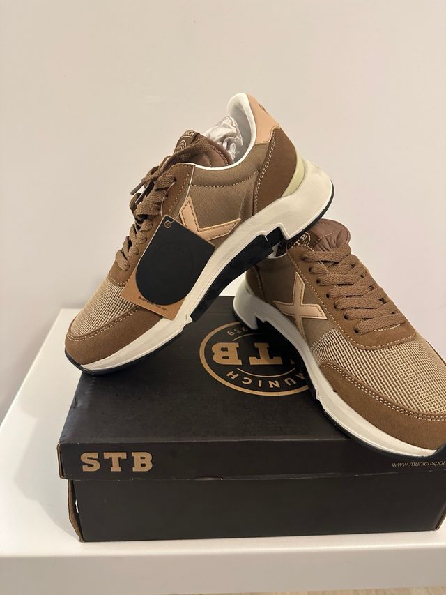 Zapatillas Munich NUEVAS  Marrones y Beige