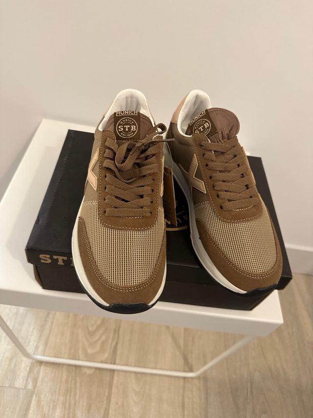 Zapatillas Munich NUEVAS  Marrones y Beige