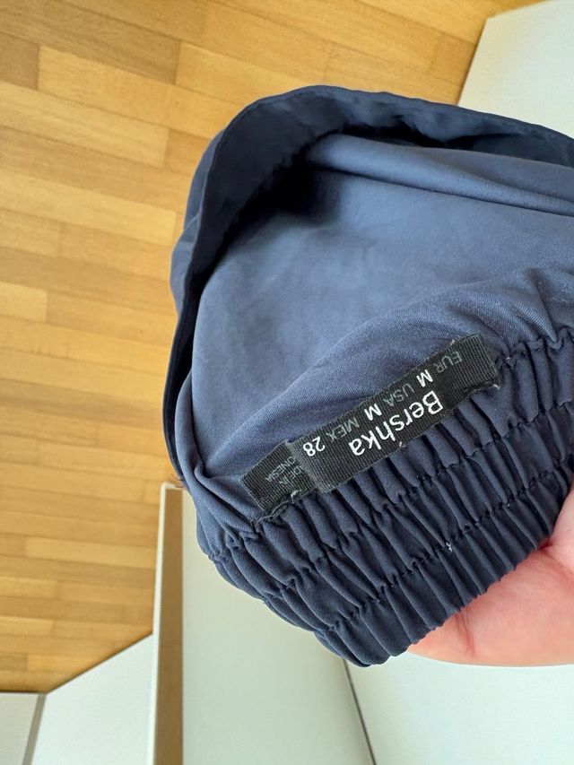 Gonna lunga blu con spacchi