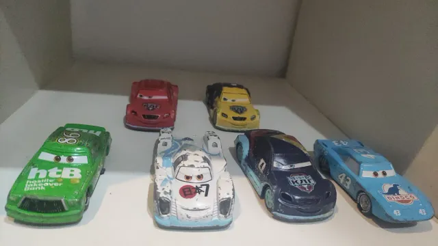 Coches Rayo McQueen y amigos