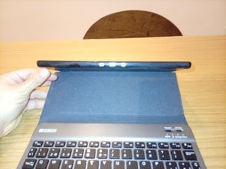 Tablet Lenovo TB-X306F con funda y teclado