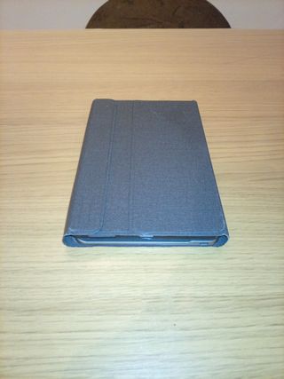 Tablet Lenovo TB-X306F con funda y teclado