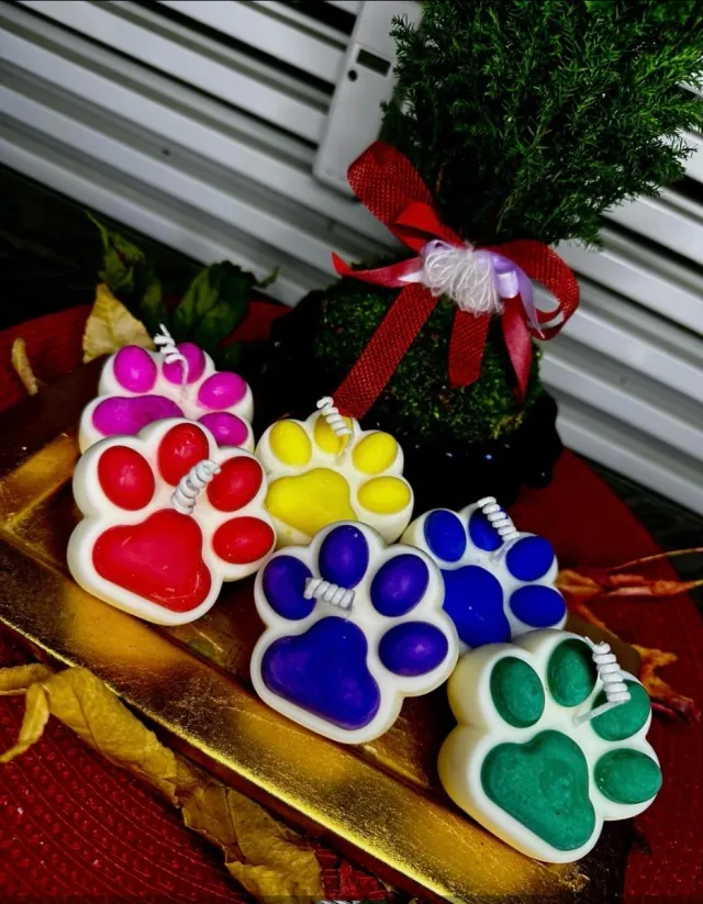 Candela zampa cane cera vegetale artigianale