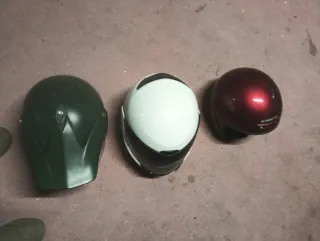 3 Cascos.se cambian 2 por uno de patinete electr.