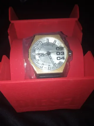 Reloj Diesel Dorado y Plateado