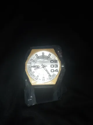 Reloj Diesel Dorado y Plateado