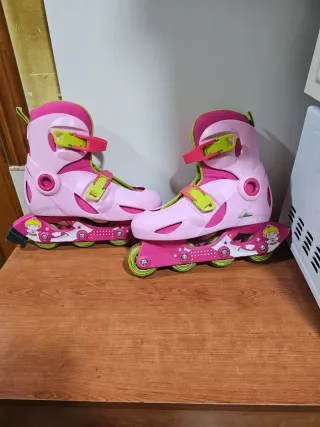 Patines en línea rosas y verdes
