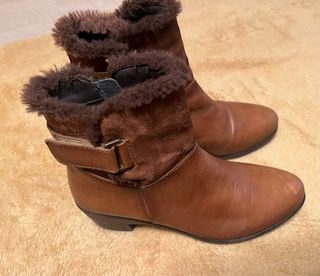 Botín CHIKA10 Piel Camel Suela Antideslizante.