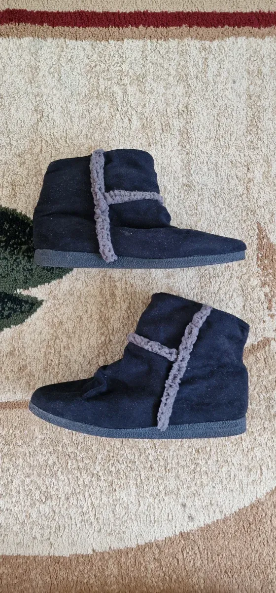 Stivaletti donna neri con dettagli grigi