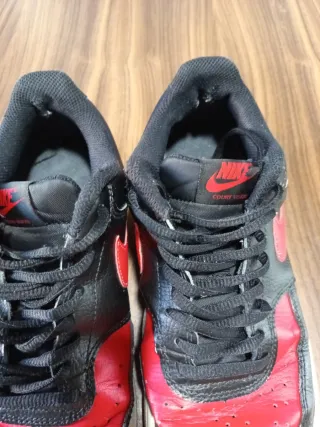Zapatillas Nike Negras y Rojas